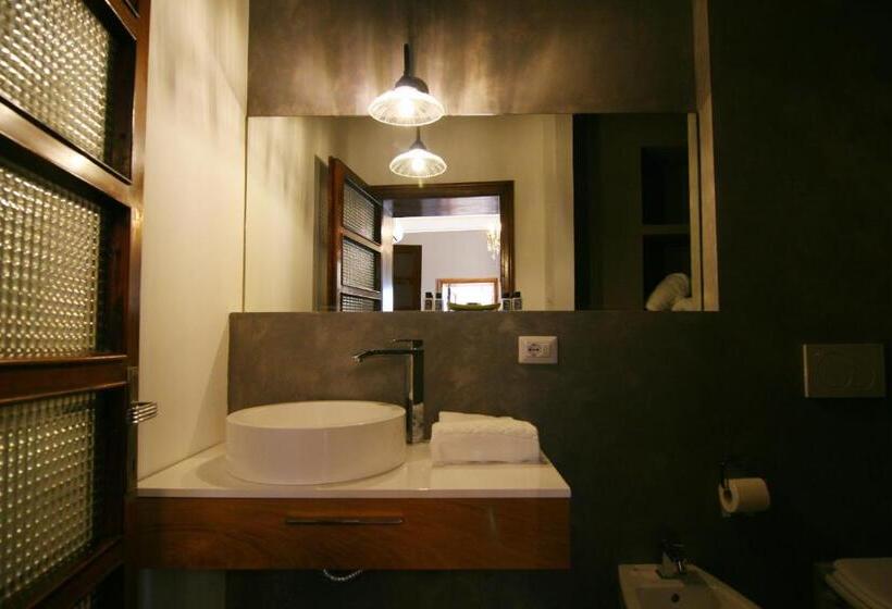 פנסיון La Rocca Guest House & Spa
