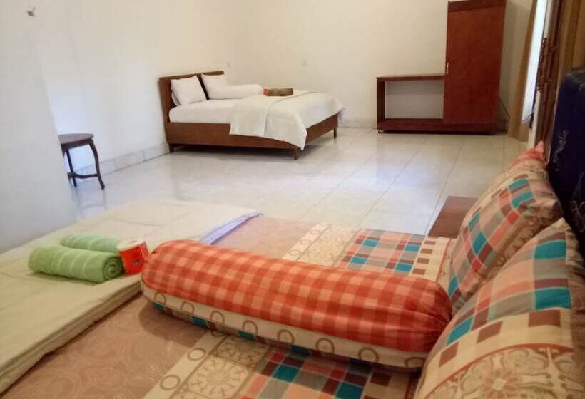 بنسيون Sari Laut