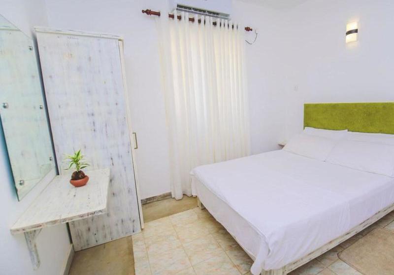 بنسيون Una J Villa