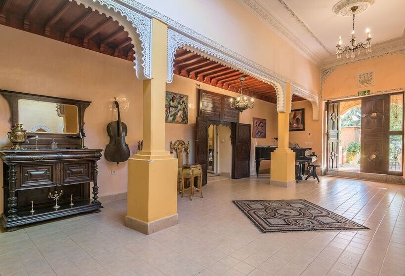 پانسیون Villa Ayche