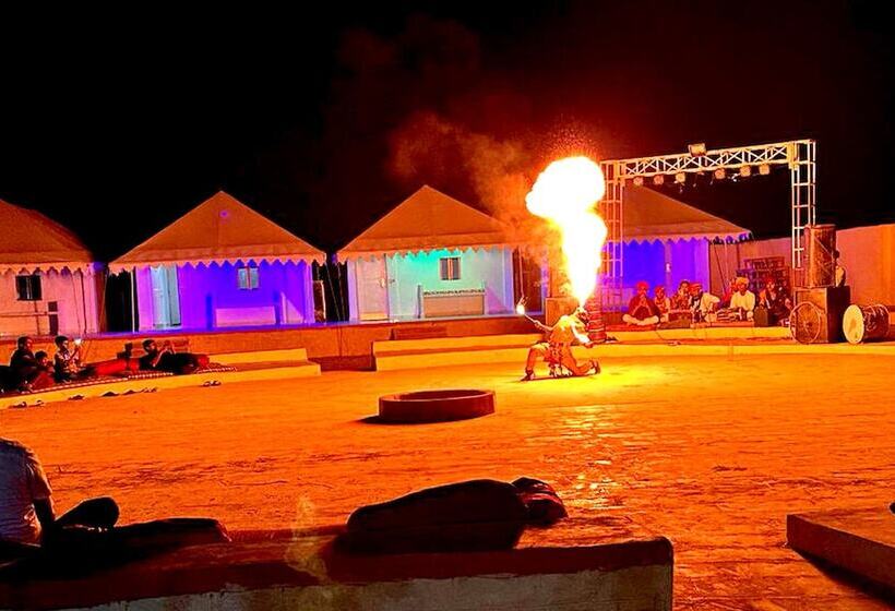 منتجع Sheesh Mahal Desert Camp