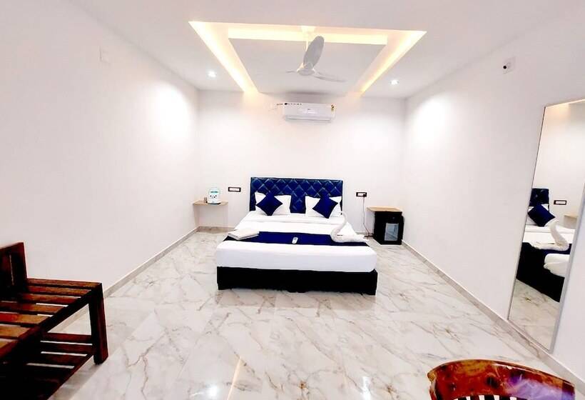 منتجع Sheesh Mahal Desert Camp