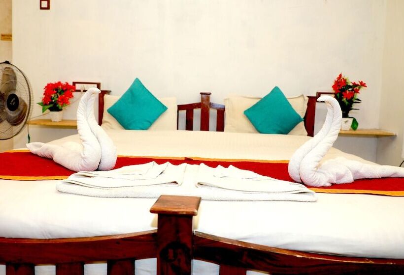 منتجع Sheesh Mahal Desert Camp