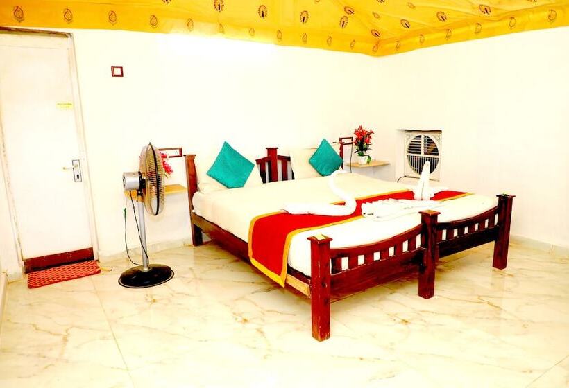 منتجع Sheesh Mahal Desert Camp