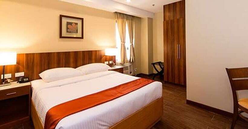 V Hotel And Apartel