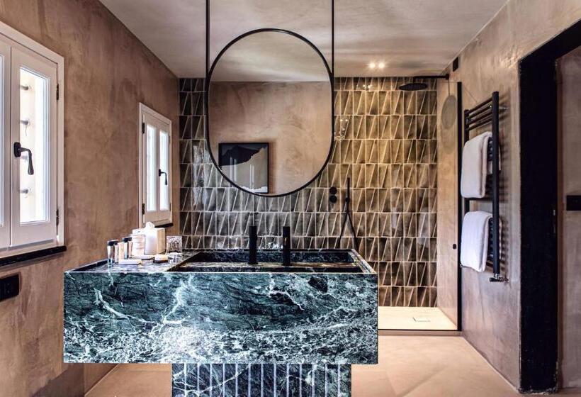 Villa Riviera Resort