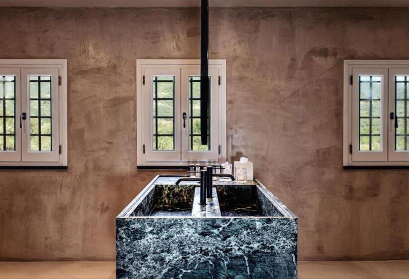 Villa Riviera Resort