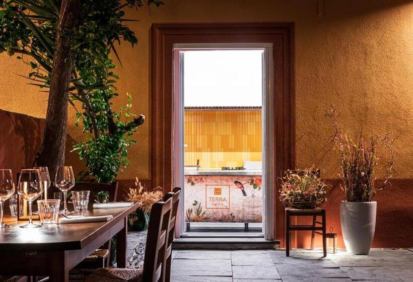 Villa Riviera Resort