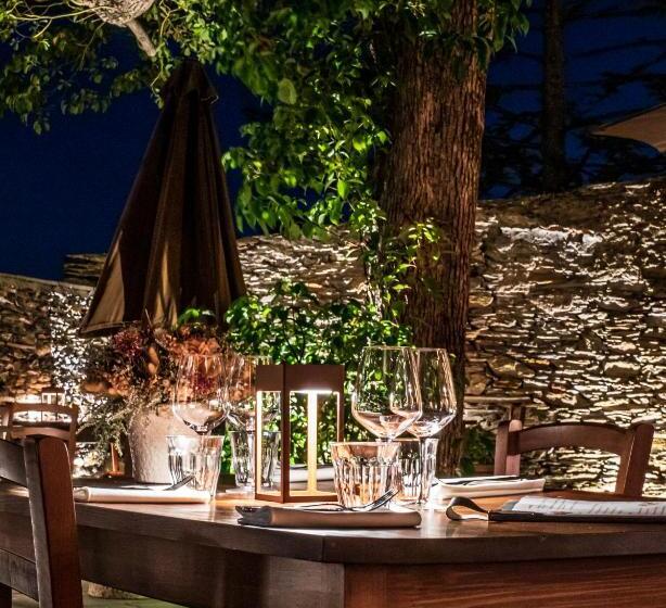 Villa Riviera Resort