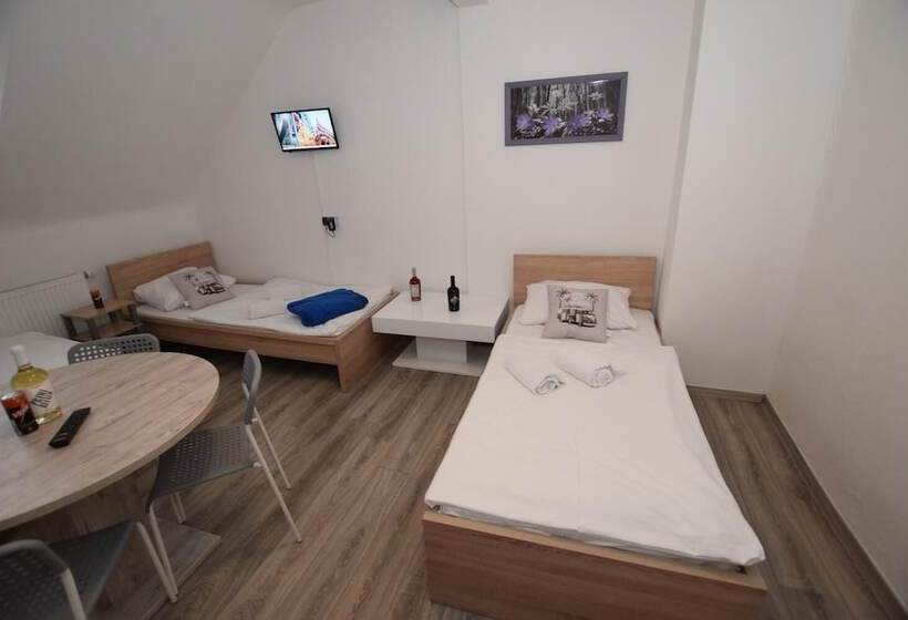 Monteurzimmer Kircheim Unter Teck   Hostel