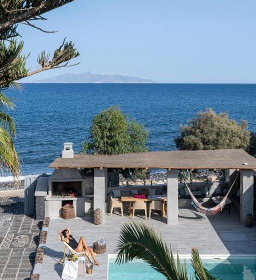 Damma Beachfront Luxury Villa