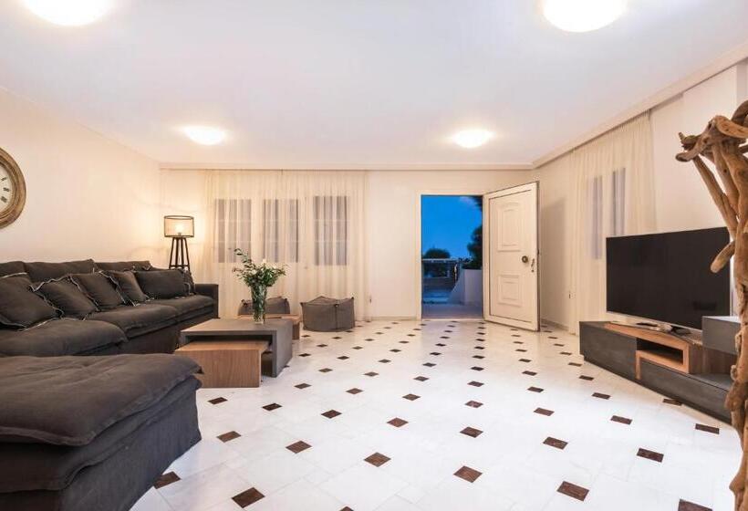 Damma Beachfront Luxury Villa