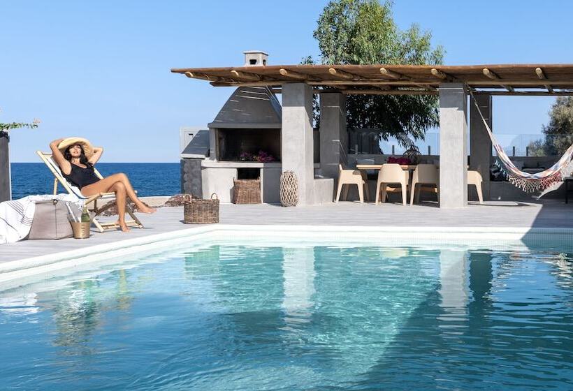 Damma Beachfront Luxury Villa