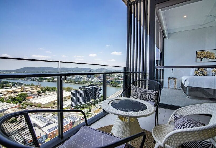 Hope Street Apartments By Cllix