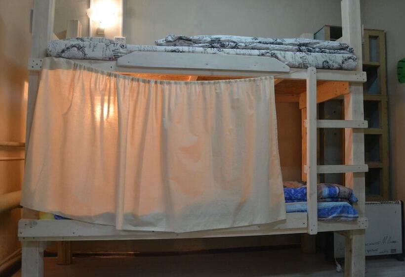 Horizontal Hostel