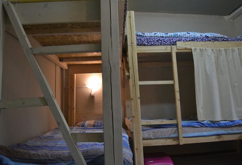 Horizontal Hostel