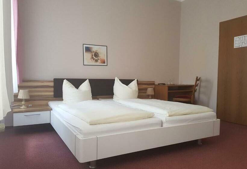 فندق فئة نجمة واحدة Cafe Am Rathaus