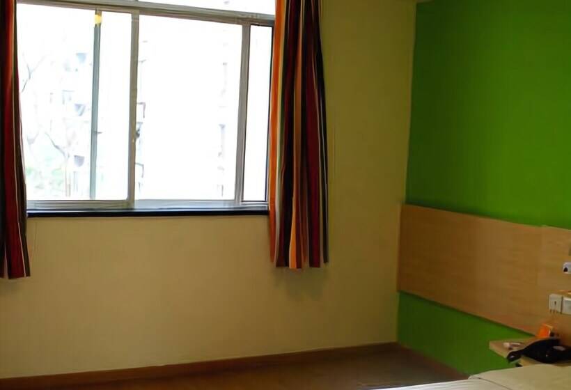 Отель 7 Days Inn