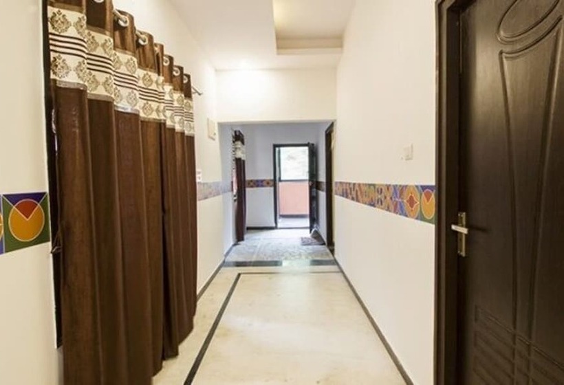 Fabhotel Crown Suites   Nr Sony Signals