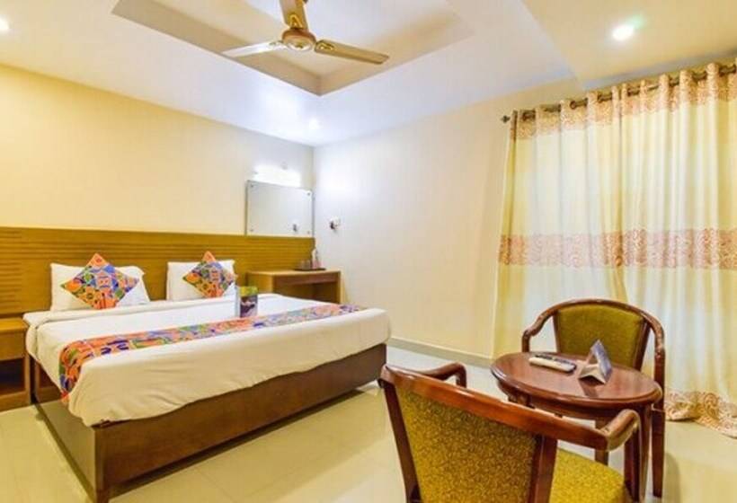 هتل Fabexpress Deccan Heritage   Nr Iskon Temple , Abids