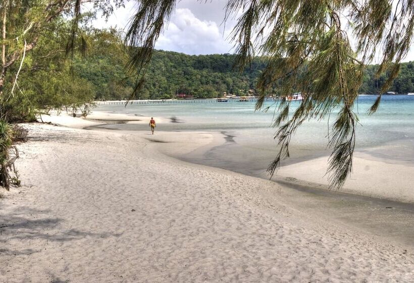 Отель Greenblue Beach Bungalow Resort