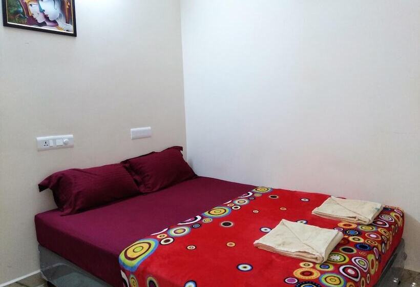 هتل Krish Rooms And Stay