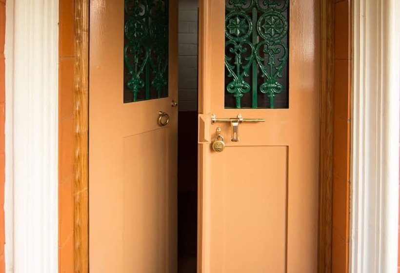 Отель Kuzhupilly Beach House