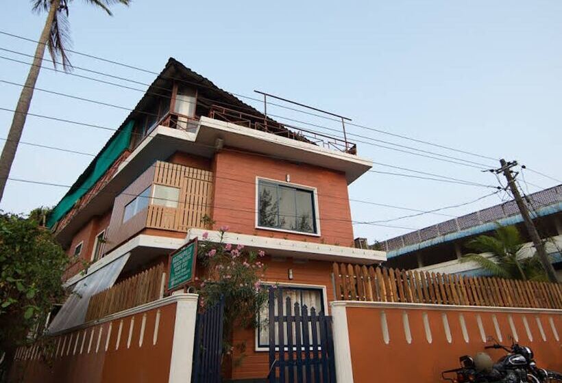 Отель Kuzhupilly Beach House