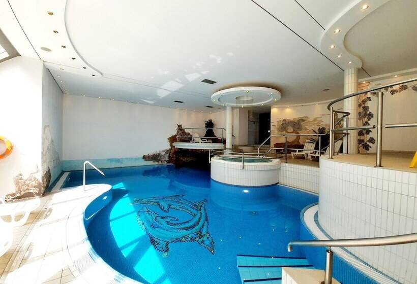 هتل Malachit Karpacz Spa