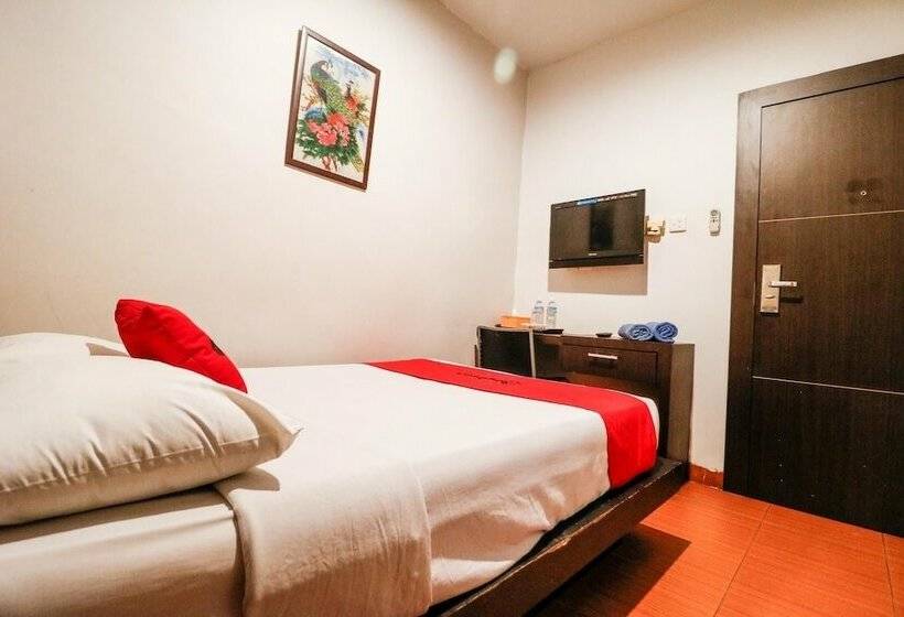 ホテル Reddoorz Plus Near Pasar Wisata