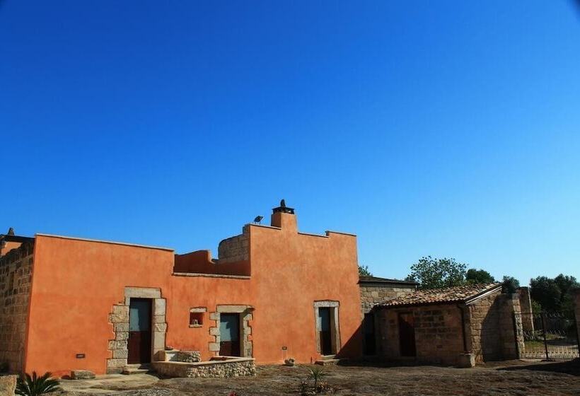 فندق ريفى Agriturismo Masseria Saittole