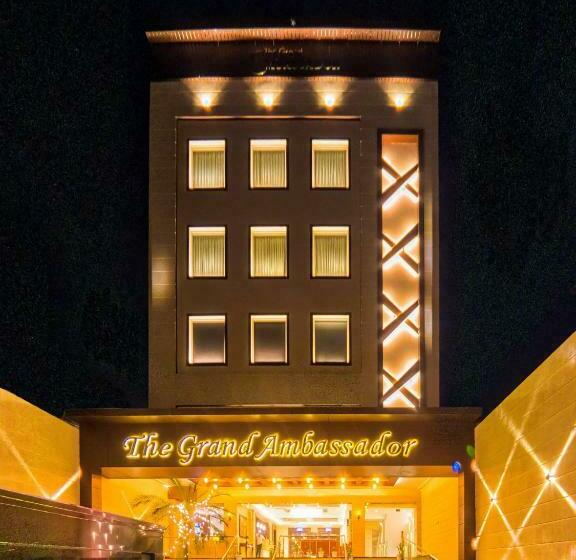 호텔 The Grand Ambassador
