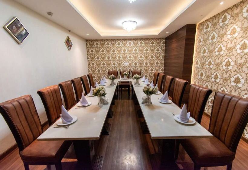 호텔 The Grand Ambassador