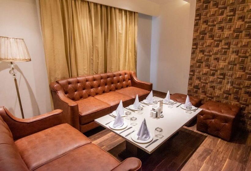 호텔 The Grand Ambassador