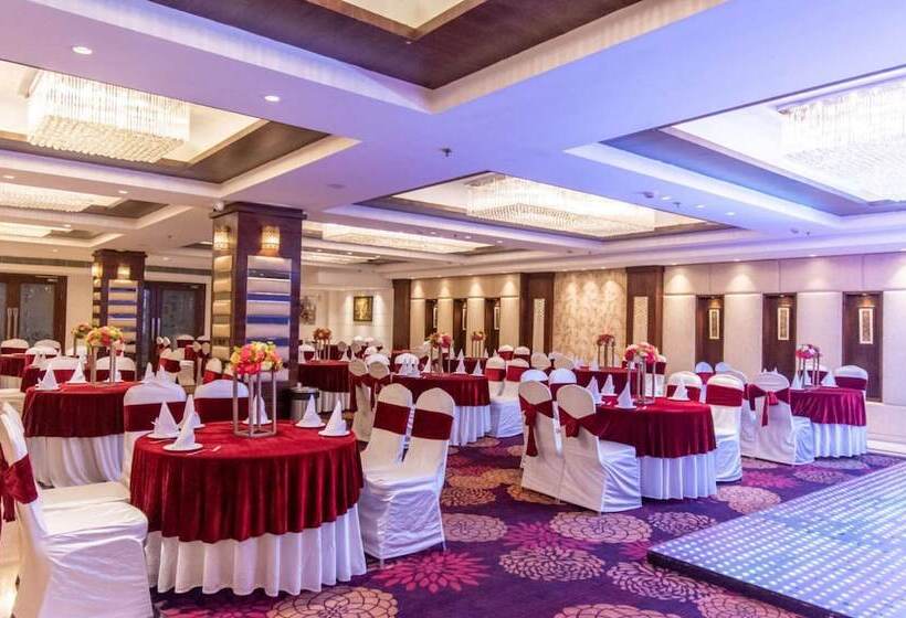 호텔 The Grand Ambassador