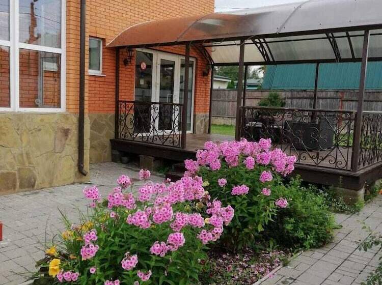 Отель Tiara Domodedovo Guest House