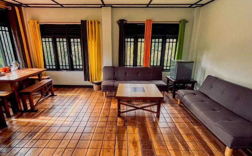 فندق Train View Chalet