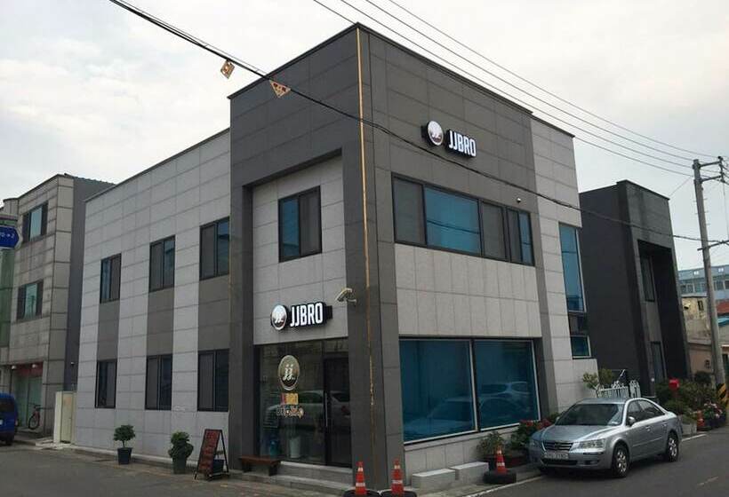 Jjbro Hostel Guest House
