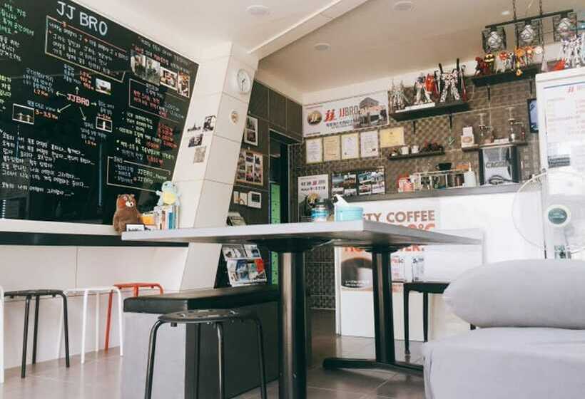 Jjbro Hostel Guest House
