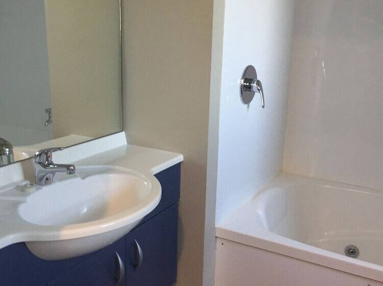 מוטל Bay City Motor Lodge