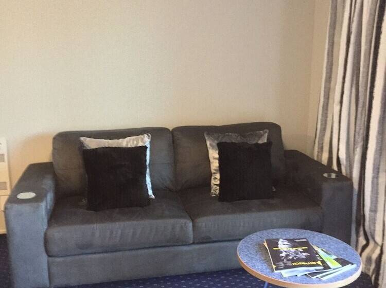 מוטל Bay City Motor Lodge