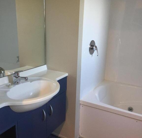 מוטל Bay City Motor Lodge