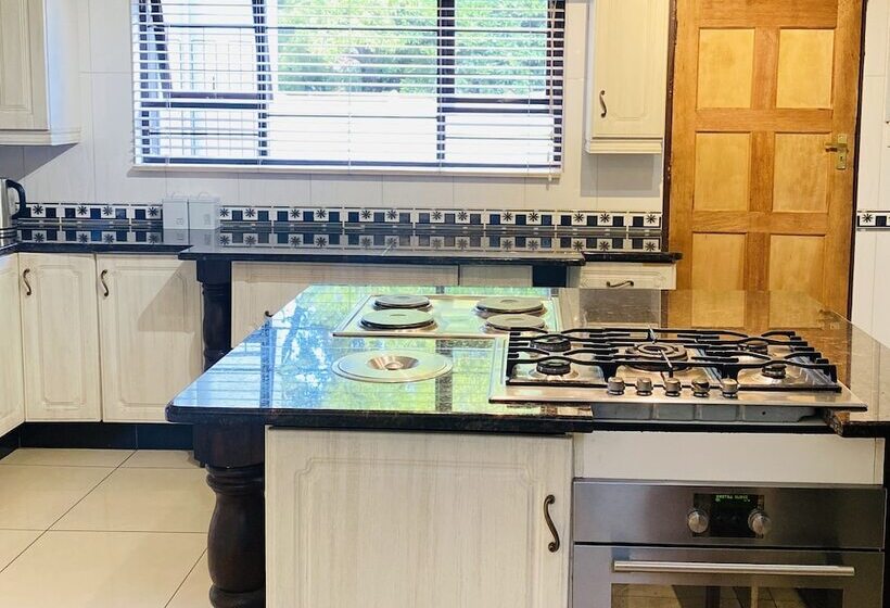 膳宿费 Airport Royal Guest House