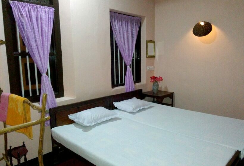 פנסיון Dreams Garden Surf Lodge