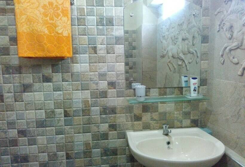 פנסיון Dreams Garden Surf Lodge