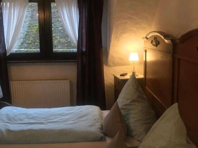 פנסיון Zur Fledermaus