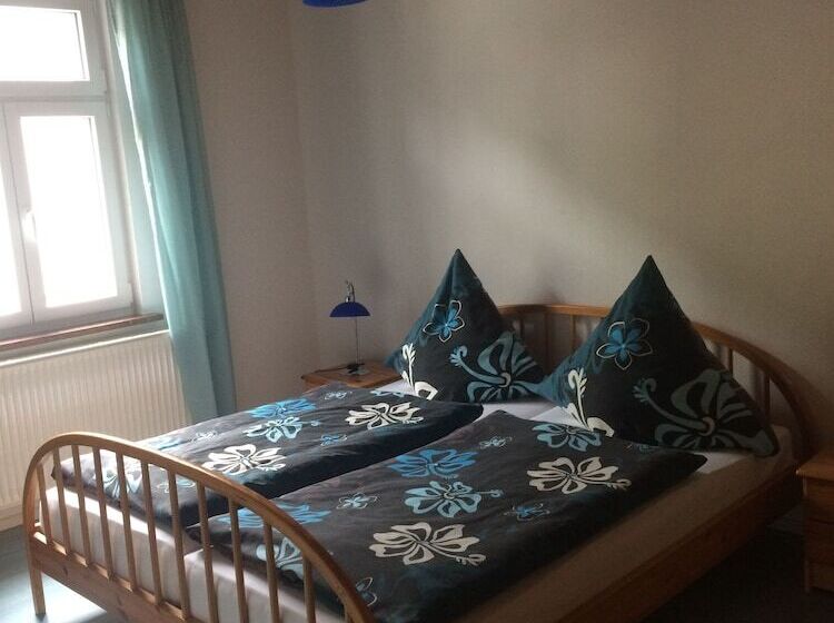 פנסיון Zur Fledermaus