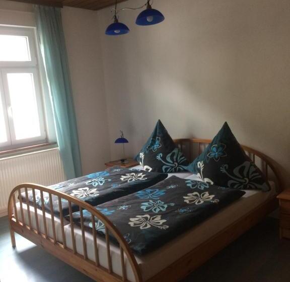 פנסיון Zur Fledermaus