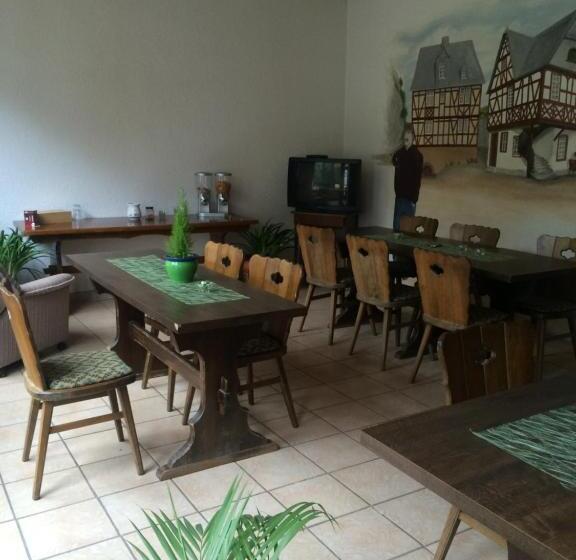 פנסיון Zur Fledermaus