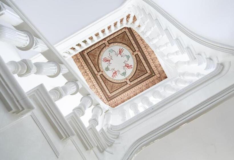 بنسيون Matejki 8